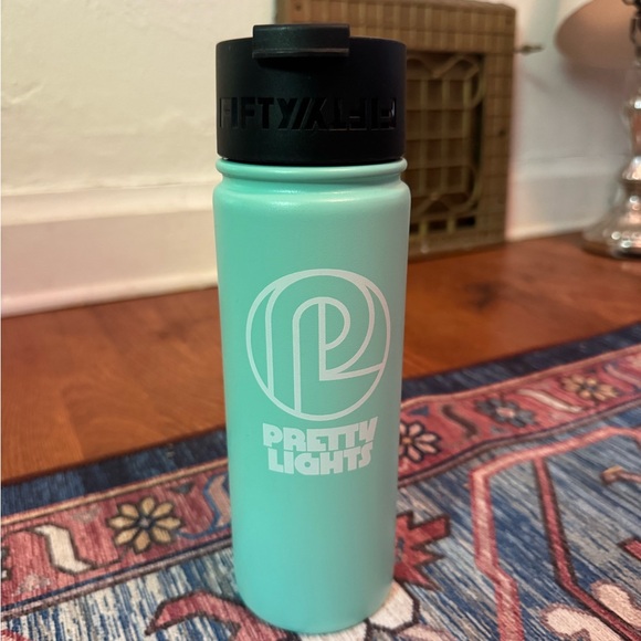 Pretty Lights Mint Green Water Bottle - Picture 1 of 2